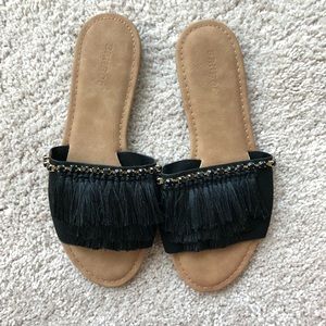 Fringe flats sandals